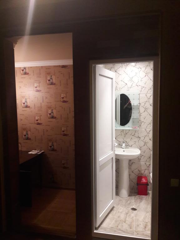 Rachvela'S Guest House ボルジョミ エクステリア 写真